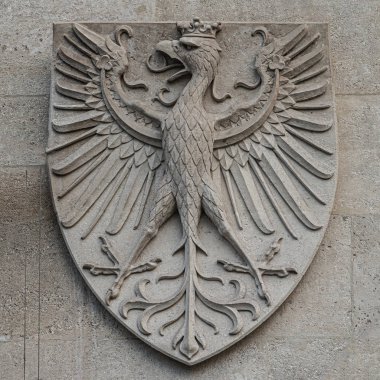 Ana c cephesinde dekorasyon elemanları olarak Heraldic Arması