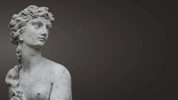 Estatua de la antigua sensual mujer de la Era Renacentista desnuda en Potsdam — Foto de Stock