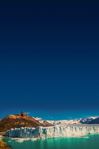 パタゴニアの巨大なペリトモレノ氷河で素晴らしい景色 — ストック写真