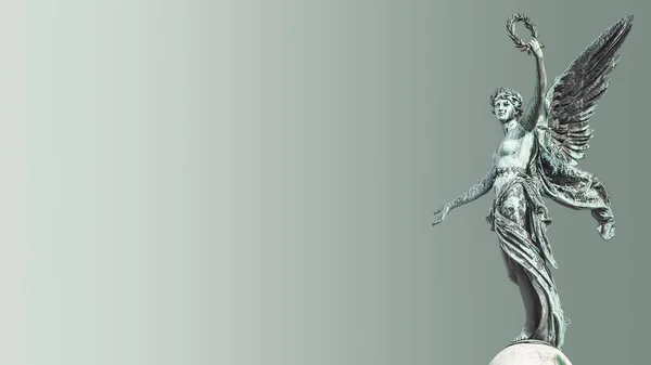 Kanatlı şehvetli Rönesans dönemi melek üst sütun heykeli bir — Stok fotoğraf