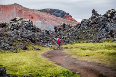 Renkli gökkuşağı rhyolite volkanik dağlar Landmannalaugar olarak 