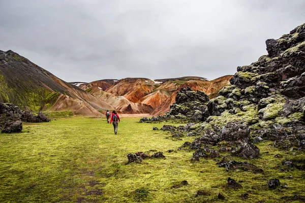 Renkli gökkuşağı rhyolite volkanik dağlar Landmannalaugar olarak — Stok fotoğraf