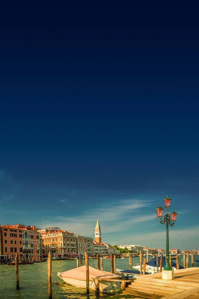 Grand Canal and Campanile tower at Piazza San Marco during sunse — Stock Photo, Image