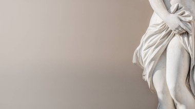 Antik şehvetli yarı çıplak Rönesans Dönemi kadın heykeli ile 