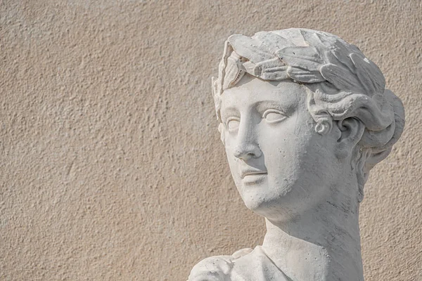 Po antik şehvetli yarı çıplak Rönesans Dönemi kadın heykeli