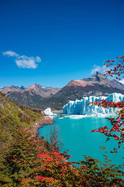 Patagonya'daki dev Perito Moreno buzulunda harika manzara