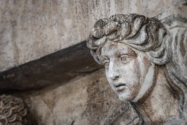 Güzel Venedik Rönesansı 'nın eski çağlardan kalma heykeli.