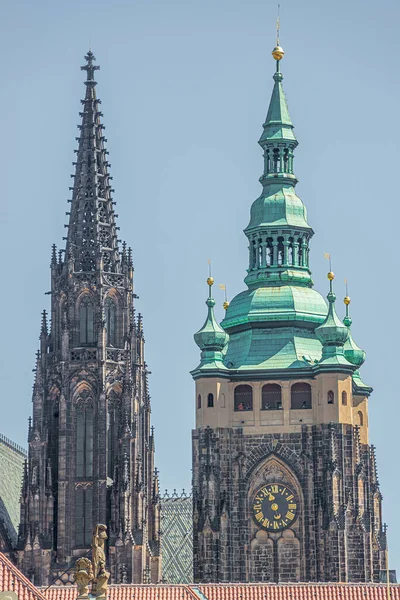 Tornen Magnifika Saint Vitus Katedralen Prag Tjeckien — Stockfoto
