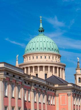 Evanjelik Kilise Aziz Nikolai mavi gökyüzünde, Potsdam, Almanya, ayrıntılar, yakın çekim