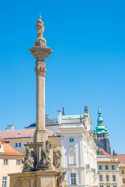 Marian Column Eller Holy Trinity Vid Hradcanske Square För Böldpest — Stockfoto