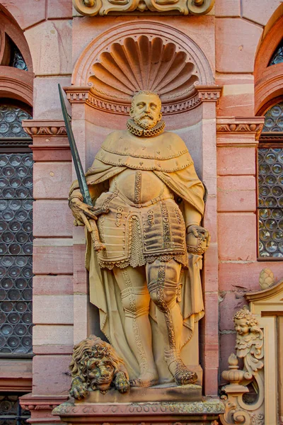 Antike Statue Eines Edlen Ritters Alten Schloss Heidelberg Bei Sonnenuntergang — Stockfoto