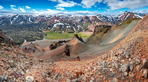 Panoramisch Uitzicht Kleurrijke Regenboog Vulkanische Landmannalaugar Bergen Beroemde Laugavegur Wandelpad Rechtenvrije Stockfoto's