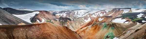 Panoramik Gerçek Zlanda Engebeli Manzarası Rengarenk Gökkuşağı Volkanik Volkanik Dağlar — Stok fotoğraf