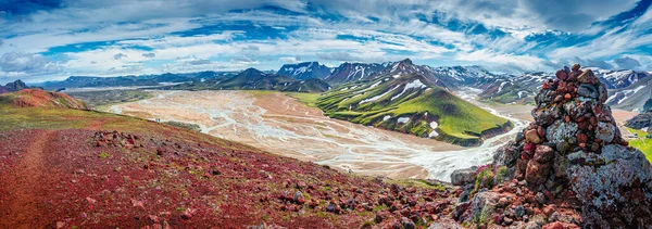Panoramiczny Widok Kolorowe Tęczowe Wulkaniczne Góry Landmannalaugar Wulkany Pola Lawy — Zdjęcie stockowe