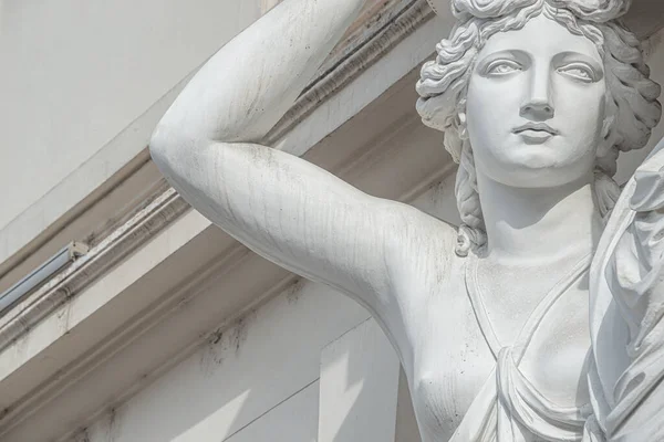 Ritratto Balcone Sostegno Statue Artistiche Giovani Nude Sensuale Epoca Rinascimentale — Foto Stock