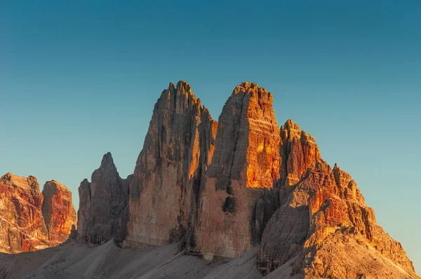 Прекрасний Захід Сонця Чарівних Трійках Доломітових Вершин Національному Парку Три — стокове фото
