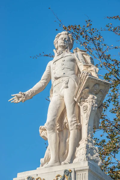 Coucher Soleil Chaud Sur Monument Mozart Face Palmenhaus Près Jardin — Photo