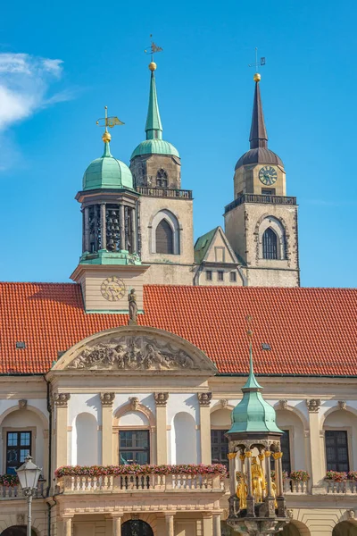 Ratusz Rathaus Placu Alter Markt Magdeburgu Błękitnym Niebie Słoneczny Dzień — Zdjęcie stockowe