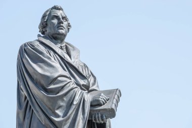 Dresden şehir merkezindeki Neumarkt Meydanı 'nda Martin Luther' in anıtı, Katolik Kilisesi 'nde Reform' a başlayan bir teolog, besteci, rahip, metin için kopyalama alanı ile Almanya 'da
