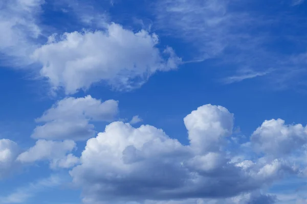 Blue Sky Dramatic Cumulus Clouds — Stock Photo, Image