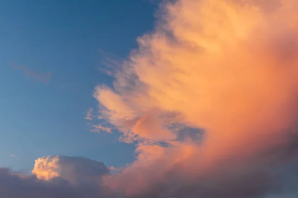 Барвисті Хмари Заході Сонця Блакитному Небі — стокове фото