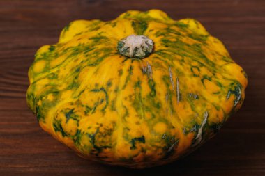 Renkli pattypan kabağı. Kapatın..