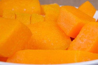 Balkabağı parçaları yakın plan. Makro çekim.