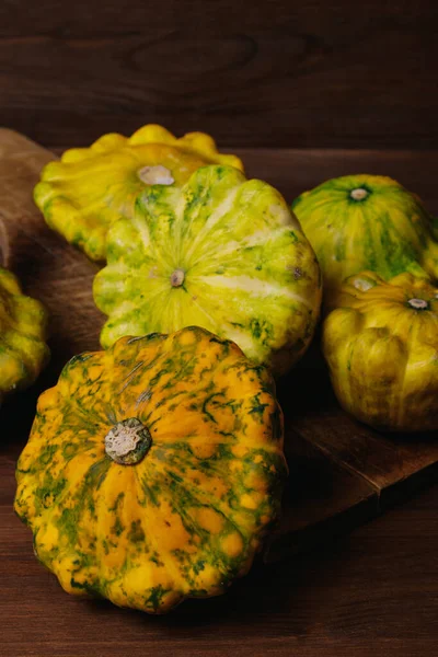 Colorful Pattypan Squash Wooden Board — Stock Photo, Image