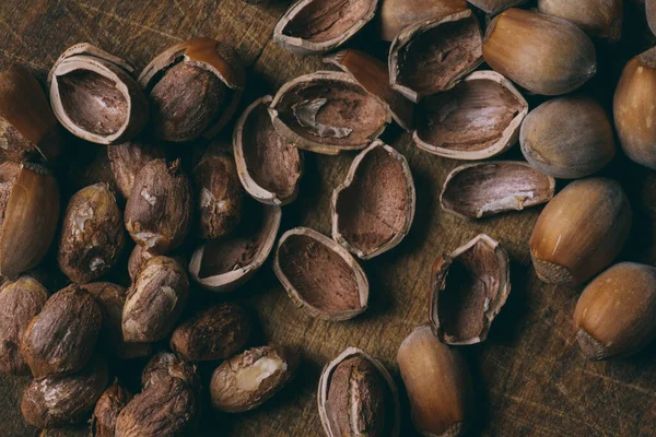 Nueces Enteras Nueces Descascaradas Conchas Corylus Avellana Macro Foto Cerca — Foto de Stock