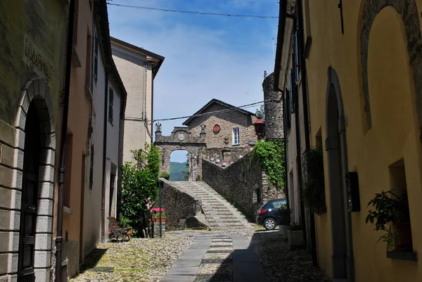 Castle, Compiano Parma, Emilia Romagna, İtalya - 12 Mayıs 2012.