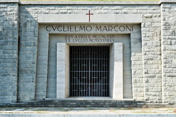 Villa Griffone ve Guglielmo Marconi adlı Pontecchio Marconi, Sasso Marconi, Bologna, Emilia Romagna, İtalya, 13 Eylül 2016 Türbesi.