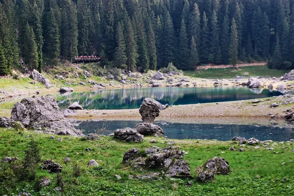 Jezioro Carezza Niemieckiej Wycieczki Nova Levante Południowy Tyrol Trentino Alto — Zdjęcie stockowe