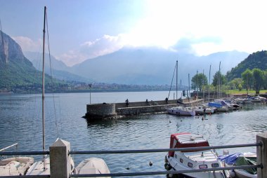 Par küçük liman, Valmadrera, Lecco, Lombardiya, 14 Nisan 2017.