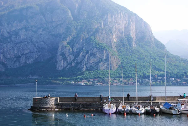 Par küçük liman, Valmadrera, Lecco, Lombardiya, 14 Nisan 2017.