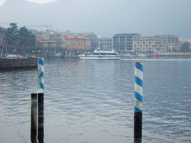 Deniz otobüsü bağlantı noktası Como, Lombardiya, İtalya, 01 Mart 2008 itibariyle.