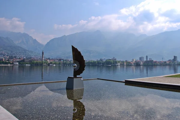 Cityscape Lecco 14 Nisan 2017 Malgrate, Lecco, Lombardiya, İtalya.
