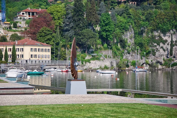 Lakeside Malgrat, Lecco, Lombardy, İtalya, 14 Nisan 2017.