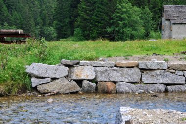 Blenio, Canton Ticino / İsviçre - 29 Temmuz 2016: Campra 'da Brenno Nehri.