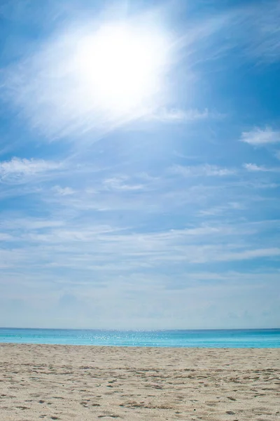 Pantai Cancun di hari yang cerah — Stok Foto