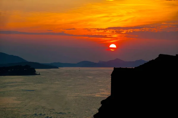 La puesta de sol en el mar — Foto de Stock