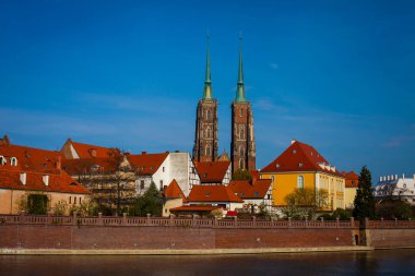 Wroclaw 'da Ostrow Tumski 'nin görünümü