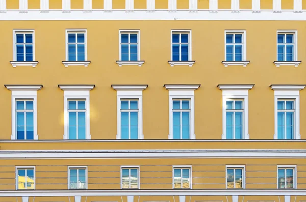 Fachada Edificio Amarillo Sankt Petersburg Rusia — Foto de Stock