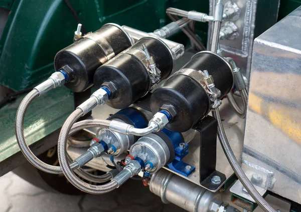 車のトランクに亜酸化窒素手作りエンジン — ストック写真