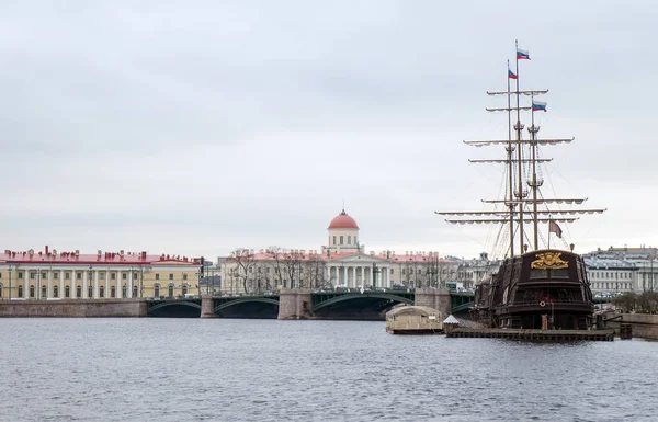 Vista Sobre Ponte Palácio São Petersburgo — Fotografia de Stock