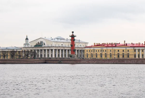 Bolsa Valores São Petersburgo Antiga Colunas Rostrais Cuspo Ilha Vasilievsky — Fotografia de Stock