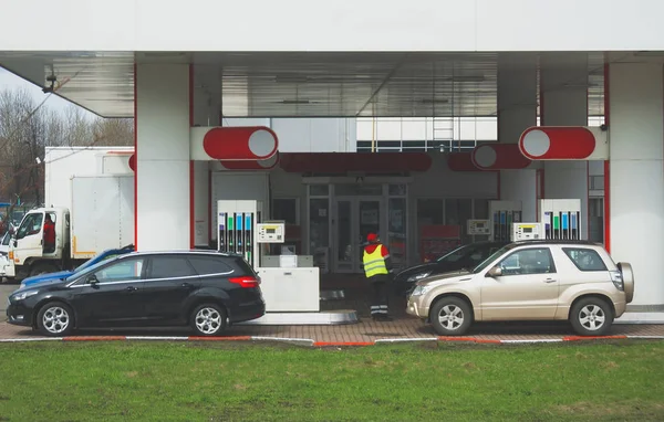 Carros Posto Gasolina Rússia — Fotografia de Stock