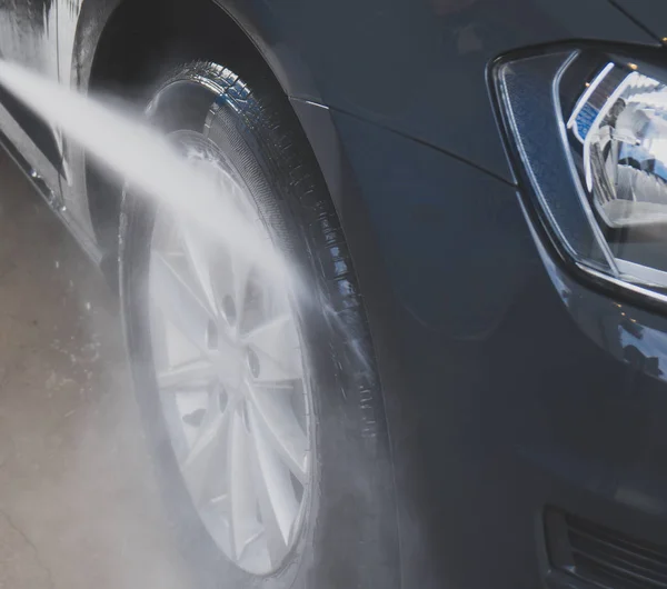 Autowassen Met Behulp Van Hogedrukwaterstraal — Stockfoto