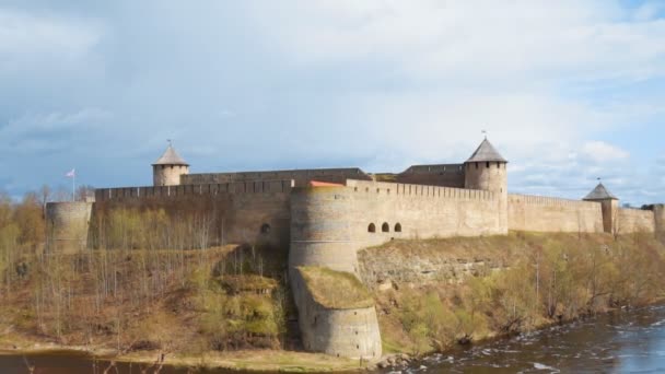 Ivangorods Fästning Visa Från Estniska Sidan — Stockvideo