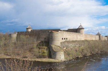 Ivangorod Kalesi. Estonya taraftan göster.