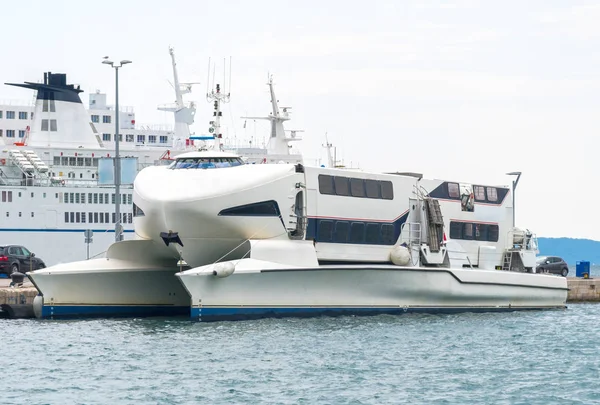 Moderna Nave Alta Velocidad Amarrada Puerto — Foto de Stock